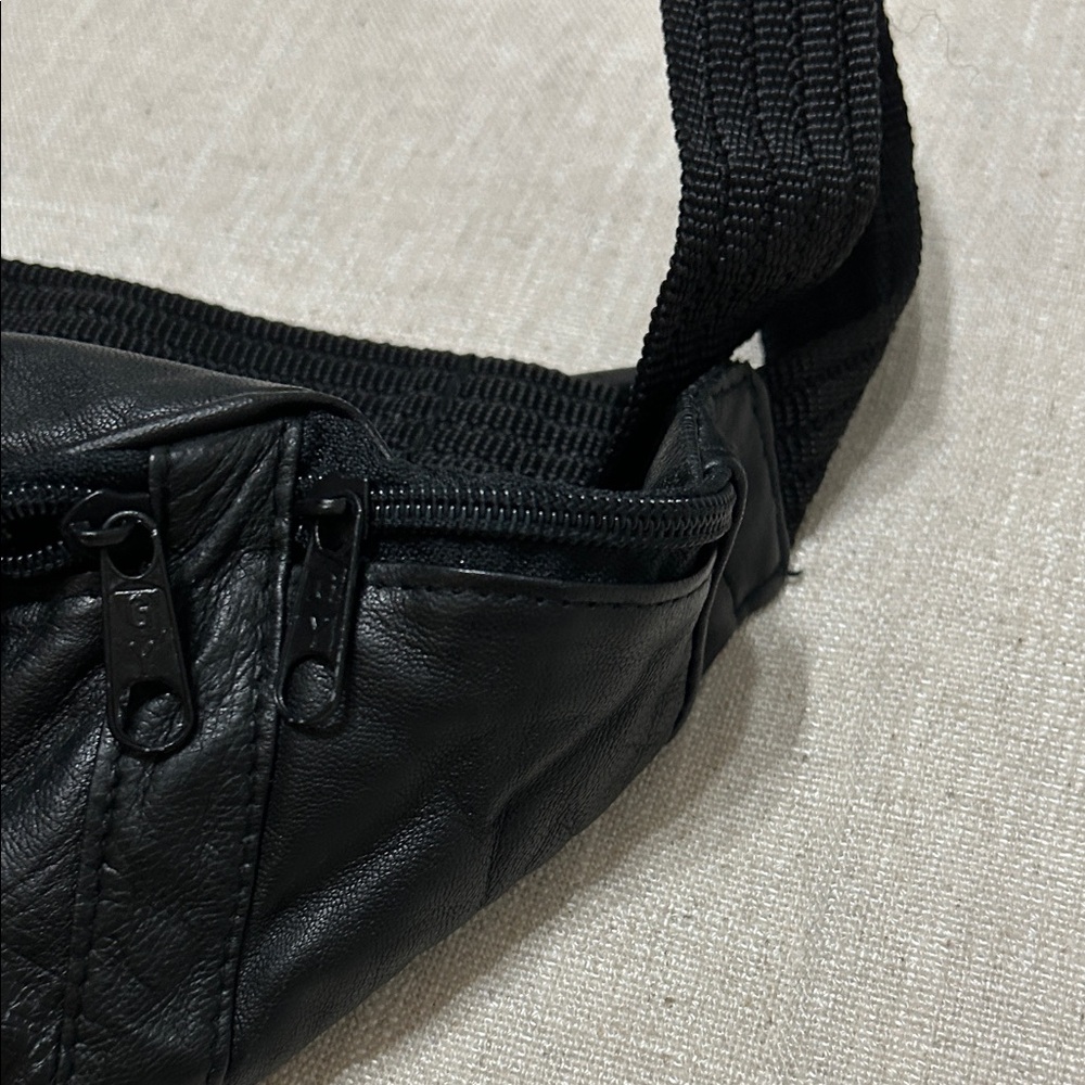Vintage Fanny Pack Black Leather Waist Crossbody Y2K 90’s Travel - Picture 5 of 11